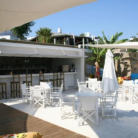 Cove Hotel