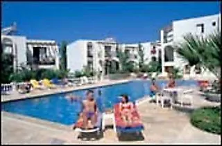 Ξενοδοχείο Cove 2*